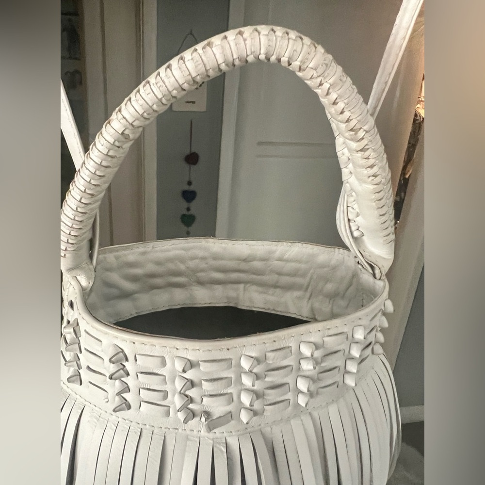 Cleobella White Leather Fringe Shoulder Bag - Picture 2 of 8